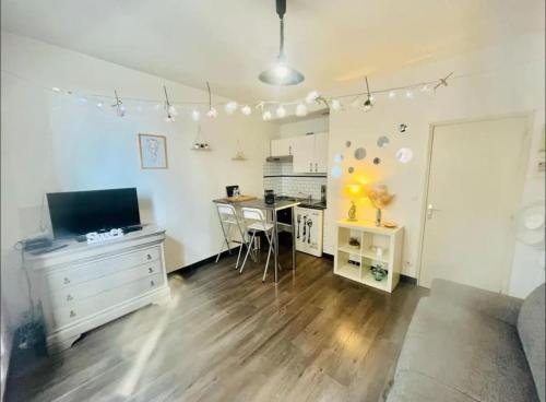 Coquebert studio confortable proche centre ville