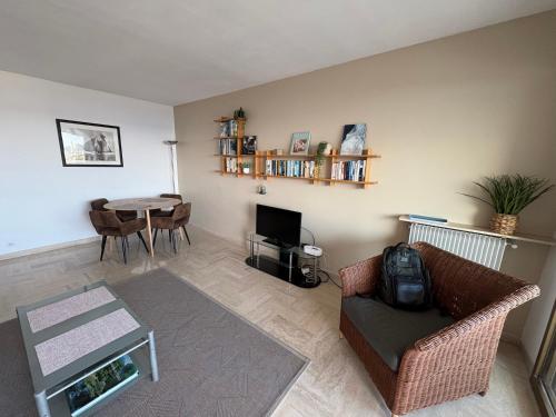 Appartement vue & front de mer, piscines, 55M2 2Pièces