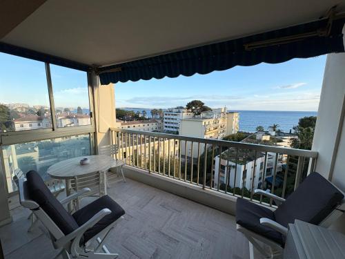 Appartement vue & front de mer, piscines, 55M2 2Pièces