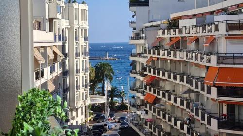 Appartement 2P Terrasse Cannes Croisette Beach 100 meters