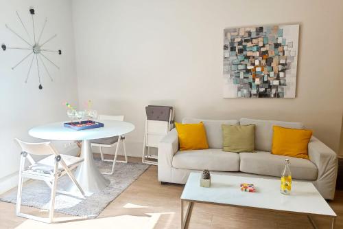 Photo de la galerie de l'établissement 2 room flat in the carré d'or, à Nice