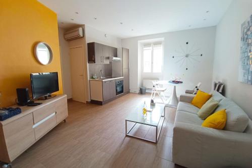 Photo de la galerie de l'établissement 2 room flat in the carré d'or, à Nice