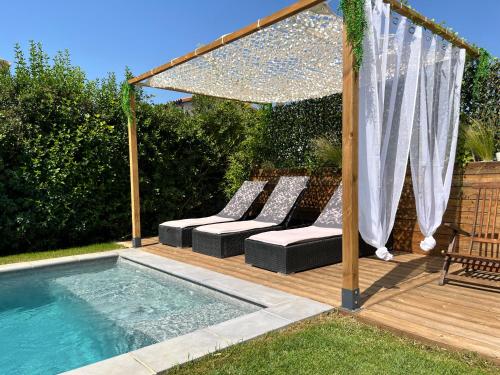 Belle Villa climatisée, Piscine chauffée, Proche Plage, 8 personnes