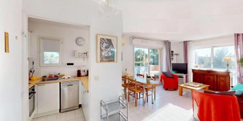 Appartement 6 personnes à Saint Raphaël Valescure Piscine Tennis Pétanque