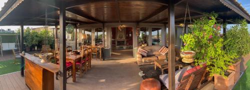 Εστιατόριο ή άλλο μέρος για φαγητό στο Spectacular and Cozy Loft w/Terrace, near Termini