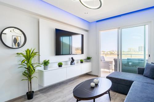 Olympus Stylish 2-BR Apt & Balcony in Larnaca