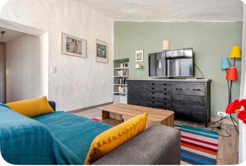 Photo de la galerie de l'établissement hébergement climatisé en Luberon terrasse vue imprenable, à Robion