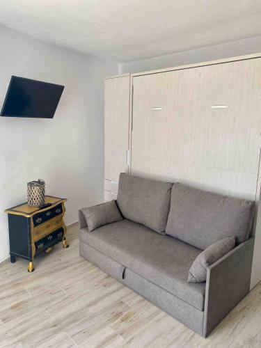 Studio Apartment in Beautiful Chalet, Finca FAZ