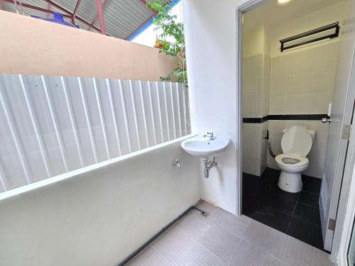 Ένα μπάνιο στο Loft2s Rangsit
