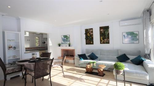 Afbeelding uit fotogalerij van REF 7082 Apartment Los Dolses in Los Dolses