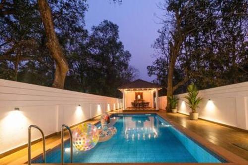 Piscina en o cerca de Trezora 5 12bhk Luxury Villa with pool in Assagao