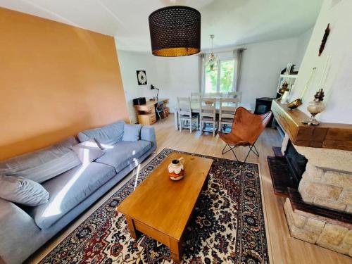 Photo de la galerie de l'établissement Magnifique Gite la Cardabelle, à Mas Saint-Chély