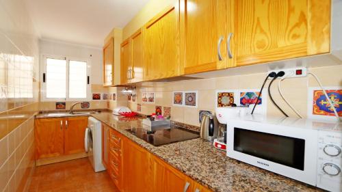 R-1835 APARTAMENTO LAS OLAS