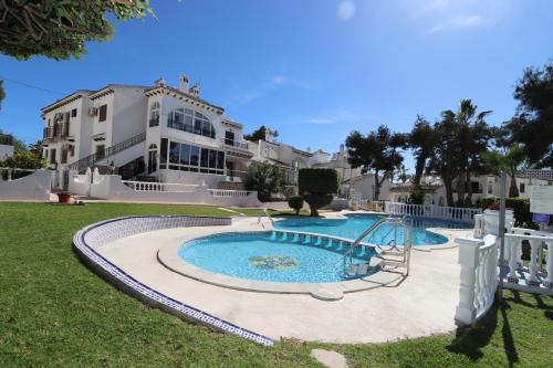 R-1935 POOL AND GARDEN