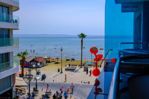 Downtown Finikoudes Beach Apartment