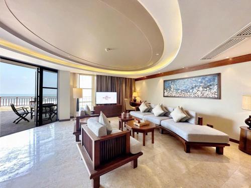 Posezení v ubytování Crowne Plaza Danang Hotel & Resort