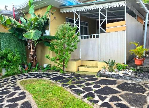 Chaleureuse maison située a 1 minute de la plage