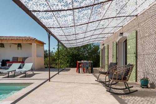 Πισίνα στο ή κοντά στο Bastide 13 couchages - PADEL - juillet-Août à la semaine - Domaine de la Louve
