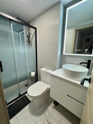 Modern Apt by Beach & Old Town with pool photo 12
