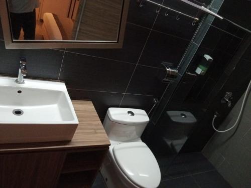 Ένα μπάνιο στο The Ardens Hotel - Danga Bay, Johor Bahru - Formerly Known As Zoom Inn Hotel