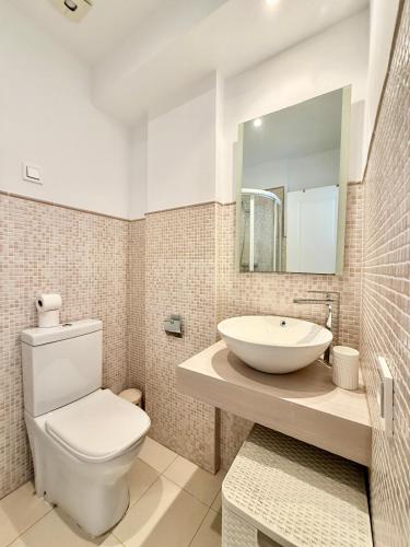 The City Center Flat- EaW Homes
