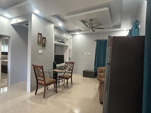Гостиная зона в KOSC Retreat at Caymanas Estate