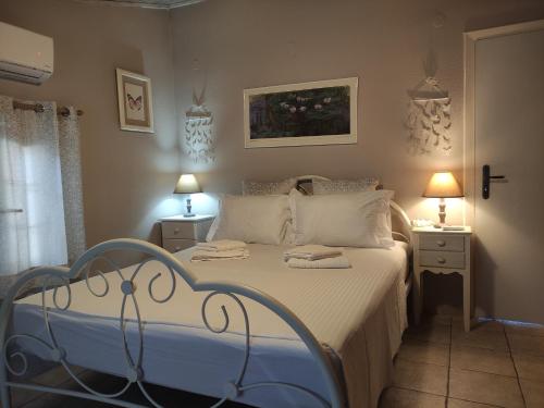 A bed or beds in a room at SamisHouse