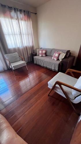 Ruang duduk di Augusto Apartment