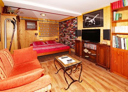 Μια τηλεόραση ή/και κέντρο ψυχαγωγίας στο Apartment-Pension Im Eichenweg