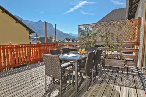 Briancon Apartment Buddha