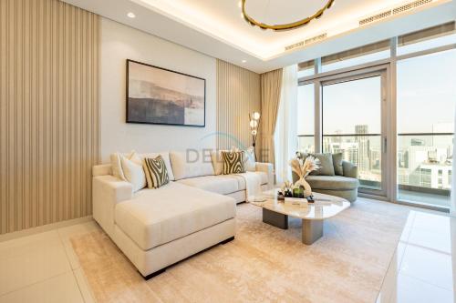2BR with Balcony Overlooking City and Burj Khalifa, Minutes Away from Dubai Mall, Paramount Tower Hotel and Residences, Business Bay by Deluxe Holiday Homes