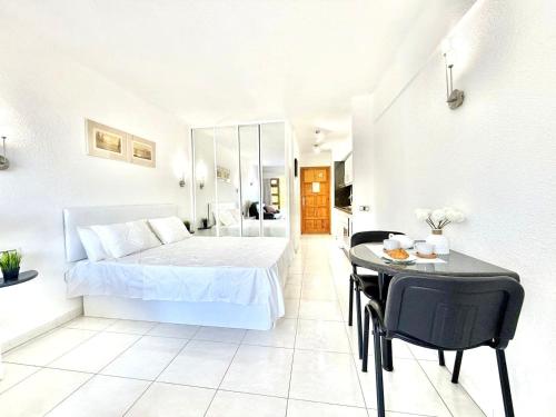 Holiday Studio in Costa Adeje - Heated pool - Balcony