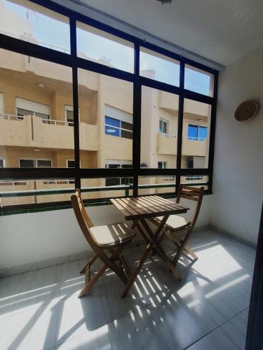 Alquilaencanarias-Medano Colon Center, near the beach