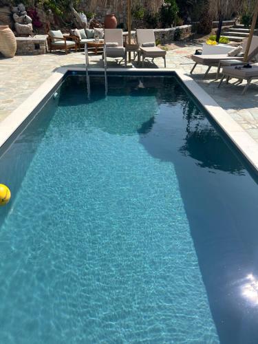 Kolam renang di atau dekat dengan Villa Pelagos