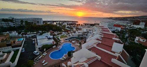 Holiday Studio in Costa Adeje - Heated pool - Balcony