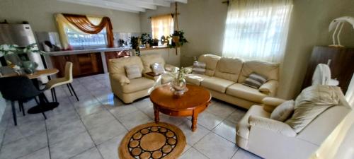 Χώρος καθιστικού στο Curacao Dushi
