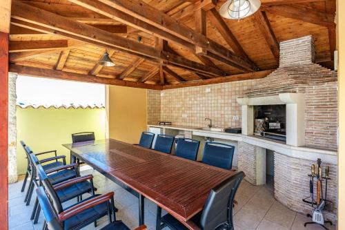 Villa Andrea for 17 people with private 40 m2 pool & pet friendly near Poreč