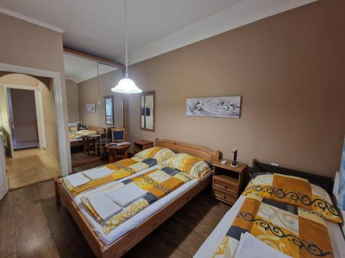 Posteľ alebo postele v izbe v ubytovaní Villa Letícia Siófok