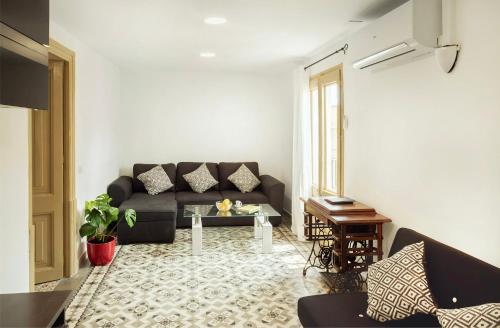 Catalan Charm 3BR w 15 Baths