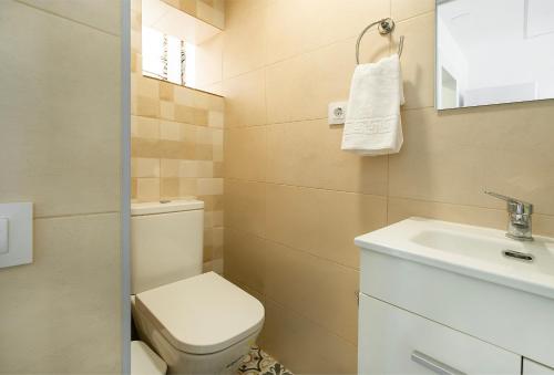 Catalan Charm 3BR w 15 Baths