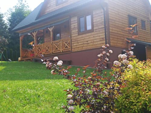 Κήπος έξω από το KRASNY domek całoroczny na Roztoczu