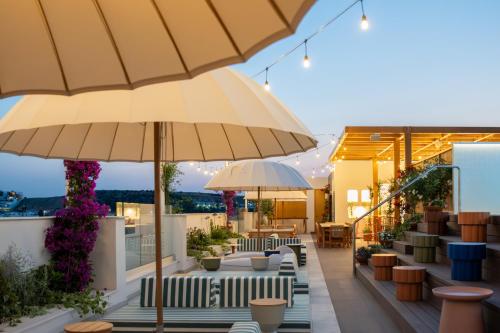 LIV & CO Suites & Villas