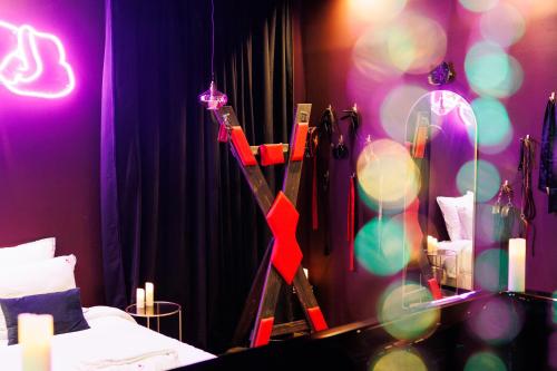 Love Room Marseille - Aphrodisia photo 18