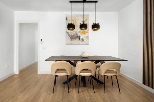 Central and Spacious Apartment with Parking on-site