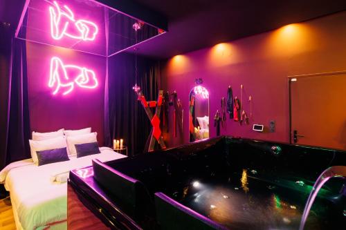 Love Room Marseille - Aphrodisia photo 24