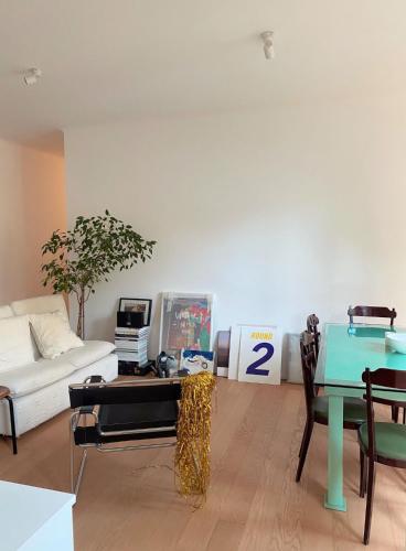 Francesco'S Place