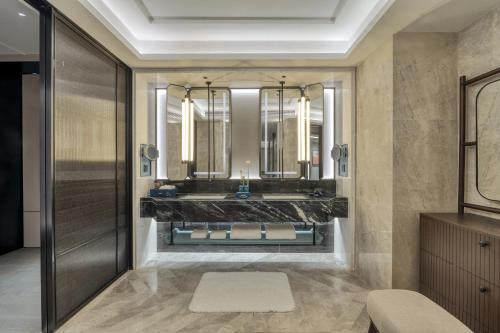 Koupelna v ubytování Crowne Plaza Rugao