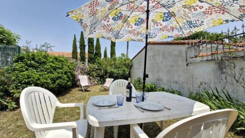 Royan - APPARTEMENT - rez-de-jardin - MARCHE à DEUX PAS PLAGE à 600m