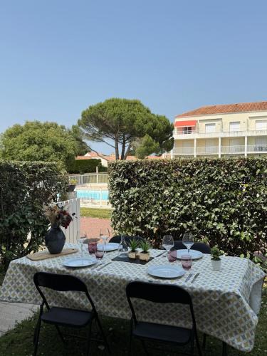 Appartement avec piscine commune - quartier Pironnière - 4 personnes