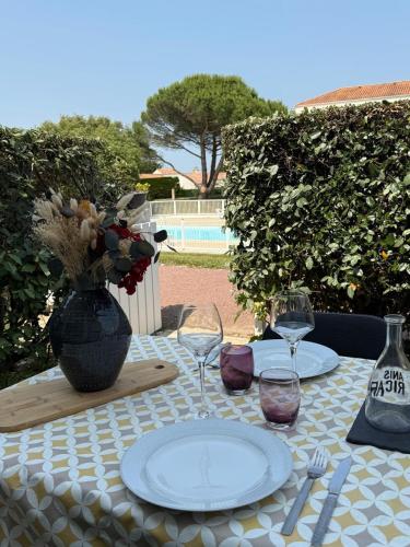 Appartement avec piscine commune - quartier Pironnière - 4 personnes